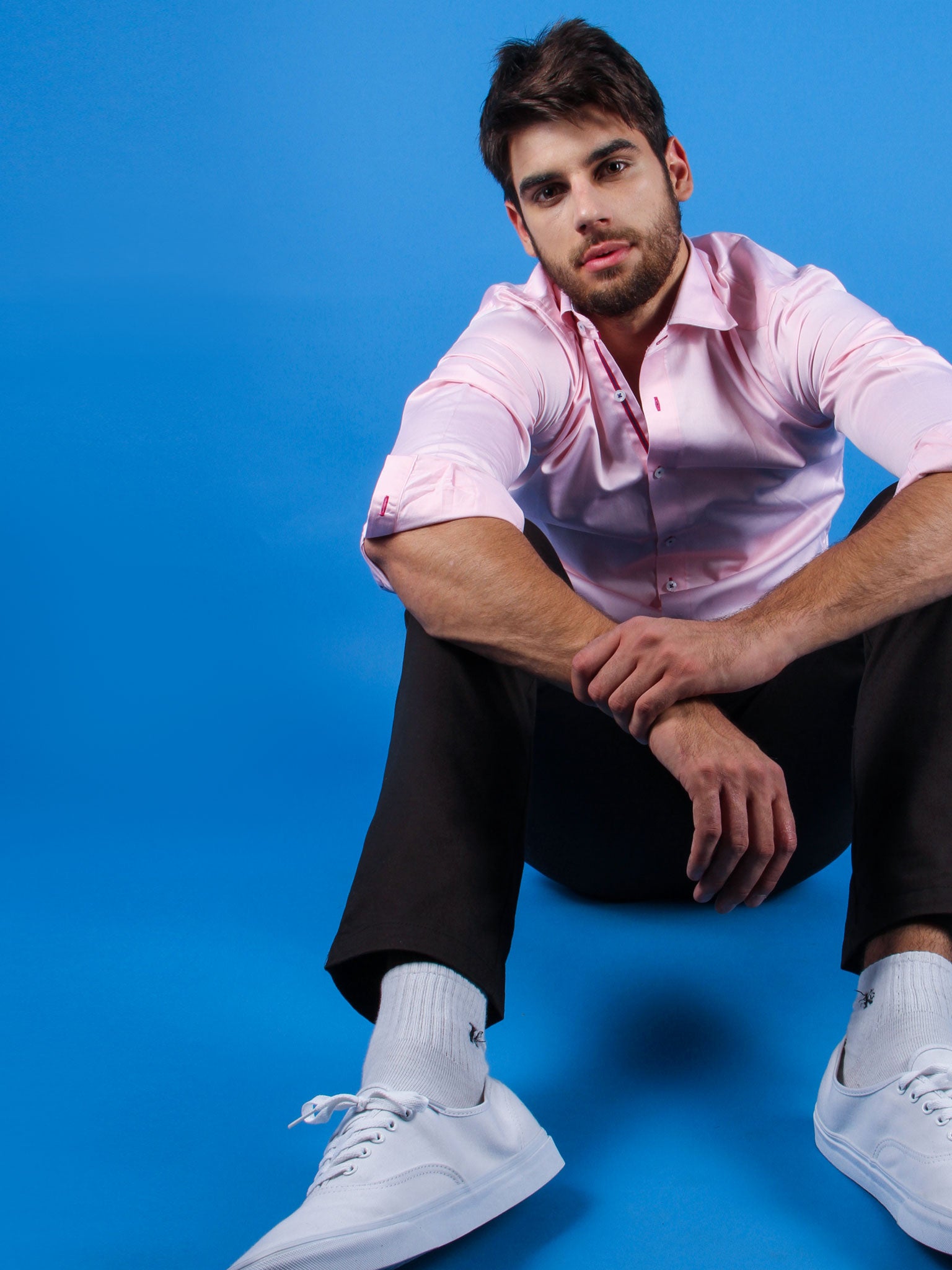 strawberry sundae shirt model sitting image
