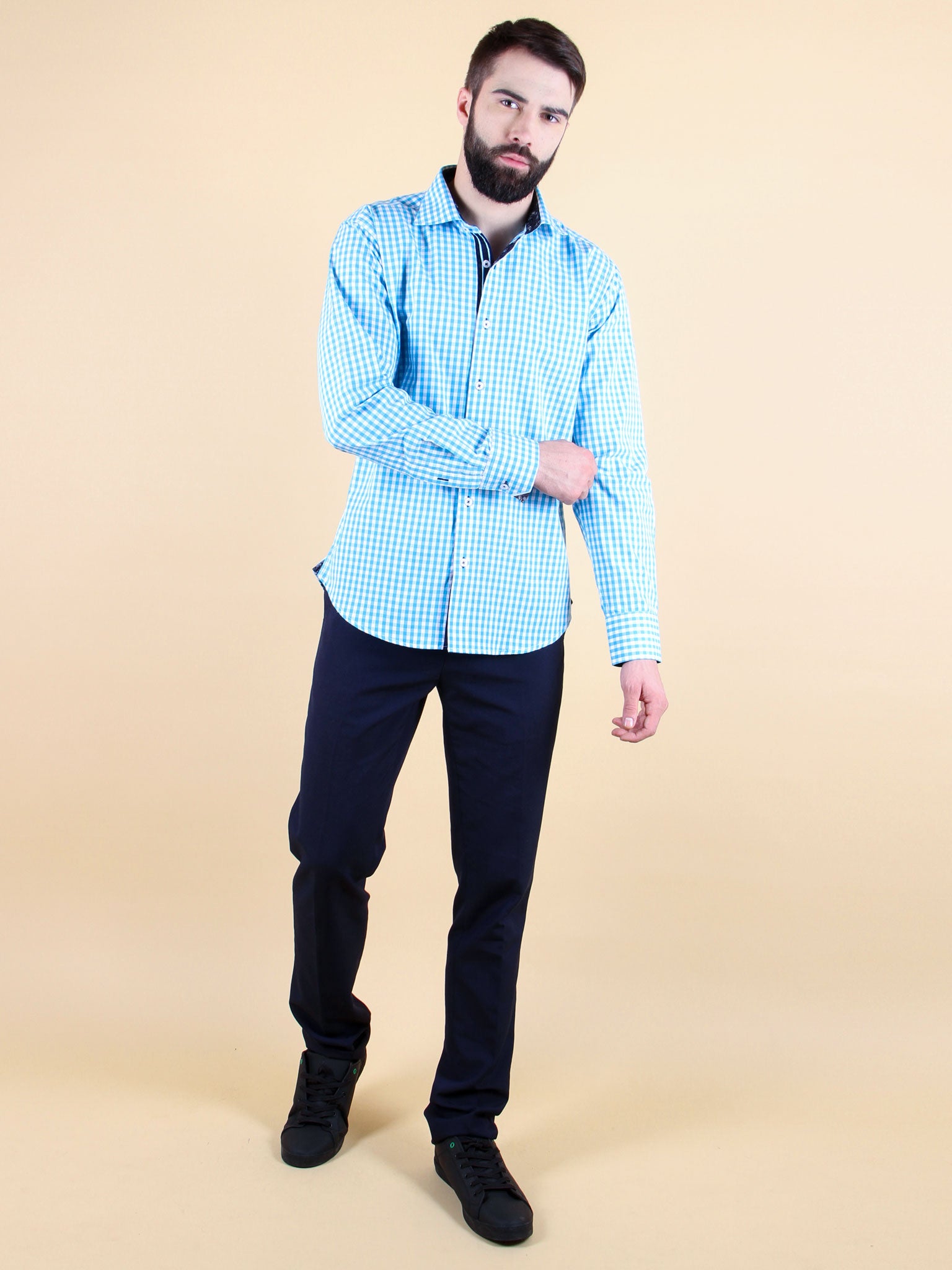 ocean current shirt model walking image