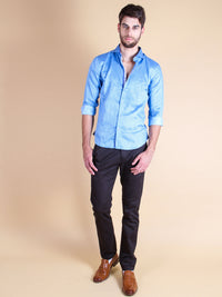 calm sky shirt model walking image 