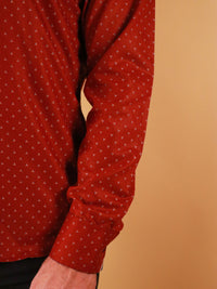 crimson star shirt image of cuff